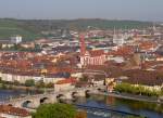 Wrzburg, Ausblick von der Marienburg auf die Altstadt und alte Mainbrcke (17.10.2006)