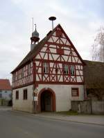 Bieberehren, Rathaus von 1612, Satteldachbau mit Dachreiter (25.11.2013)