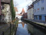 Memmingen, Bettelturm von 1471 und Stadtbach am Einlass (22.02.2020)