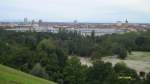 Blick ber die bayrische Landeshauptstadt vom Olympiaberg aus gesehen.