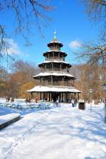 Der Chinesische Turm im Englischen Garten (01/2010) Mnchen-Schwabing