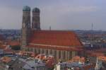 Die Frauenkirche in Mnchen mit den beiden Zwiebeltrmen (28.08.07)  