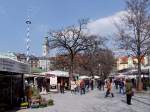 Geschäftliches Treiben herrscht am Viktualienmarkt, welcher seit 1807 nicht mehr aus dem Münchner Stadtleben wegzudenken ist ;110329