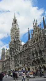Aussicht auf das Rathaus von München am Marienplatz am 18.5.2013.