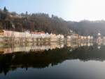 Spiegelung der Huserzeile an der Angerstrae (linke Donauseite) von Passau; 140308