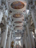 Passau, barocker Innenraum des Doms St.