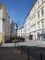 Passau, historische Gebude in der Theresienstrae (22.04.2019)