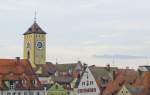 Blick von der Eisernen Brcke: Regensburger Dom und Hausdcher in der Innenstadt von Regensburg.