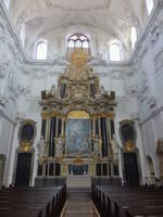 Wrzburg, barocker Altar im Querschiff des Dom St.