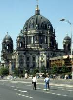 Berlin (Ost): Der Berliner Dom im Mai (am Pfingstsonntag) 1989.