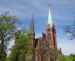 Die Berlin-Schneberger Apostel-Paulus-Kirche von der Akazienstrae gesehen am 17.04.14