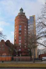 Der 60m hohe Wasserturm Berlin-Charlottenburg II (Westturm)am Spandauer Damm im Mrz 2015.