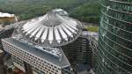 Blick vom Kollhoff-Tower am Potsdamer Platz in Berlin hinunter zum Sony Center.