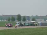 Polizei auf dem ehemaligen Flughafen Tempelhof.