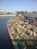 Im Frhling 2011 zwischen dem Hauptbahnhof Berlin und dem Reichstag.