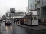 Am Checkpoint Charlie in Berlin am 30.10.2012
