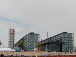 Berlin Hauptbahnhof  (Lehrter Bahnhof) gesehen vom Ausflugsdampfer auf der Spree am 24.