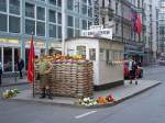 Der Checkpoint Charlie in Berlin.