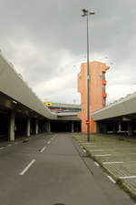 Blick in das leere Parkhaus (P 5) des Flughafen Tegel in Berlin am 24.