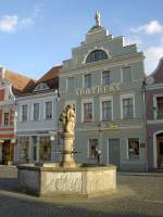 Cottbus, Alte Lwenapotheke, Barockhaus mit Staffelgiebel (01.04.2012)