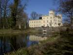 Schloss Steinhfel, erbaut ab 1730 durch die Adelsfamilie von Wulffen, 1880 umgebaut im Stil des Neobarock, heute Hotel, Kreis Oder-Spree (01.04.2012) 