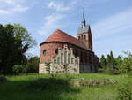 Stolzenhagen, evangelische Kirche, neuromanischer Backsteinbau, erbaut 1890 (24.05.2026)
