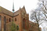 Blick vom rckseitigen Weg auf das Zisterzienser Kloster Chorin am 17.