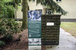 Der Eingang zum ehemaligen Haus von Erich und Margot Honecker in der Waldsiedlung Wandlitz in Brandenburg nrdlich von Berlin.