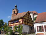 Buckow, Fachwerkhaus und evangelische Kirche in der K�nigstra�e (23.05.2026)
