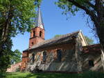 D�bberin, evangelische Dorfkirche, romanisierter Backsteinbau mit Westturm, erbaut im 16.
