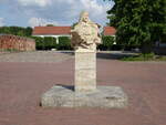 Altlandsberg, Denkmal f�r Otto Freiherr von Schwerin am Schlo�platz (24.05.2026)