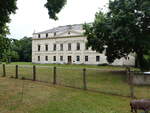Klassizistisches Schloss Zinnitz, erbaut von 1860 bis 1864 (08.06.2025)