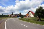 Ortsteil Coschen, Hauptstrae, aus Richtung ehemals Żytowań (Seitwann), Oder-Neisse-Radweg, 04.06.09  