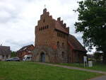 Katerbow, evangelische Kirche, Saalkirche mit Westturm, erbaut von 1953 bis 1956 durch Winfried Wendland unter Verwendung des Vorg�ngerbaus (30.05.2026)