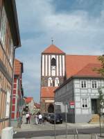 Wusterhausen/Dosse, Am Markt/Ecke Domstrae, Blick zur Stadtkirche St.