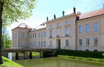 Der Eingang des Schlosses Rheinsberg zum Innenhof, Blickrichtung Sden, am Schlossgarten.