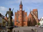 Perleberg, Marktplatz mit Roland Statue, Rathaus und St.