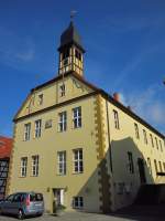 Lenzen, Hauptwache mit Rathaus, erbaut 1713, Turmuhr von 1756 (11.07.2012)
