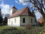 Glienick, evangelische Dorfkirche, erbaut ab 1400, saniert von 1907 bis 1908 (06.04.2026)