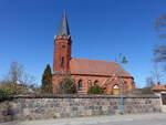 Milmersdorf, evangelische Kirche, neugotische Saalkirche, erbaut von 1885 bis 1886 aus Backsteinen (09.04.2026)
