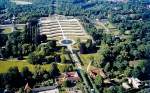 Schlo Sanssouci in Potsdam, Sommerresidenz Friedrich des Groen, Luftaufnahme vom Sommer 1994 (von der Parkseite aufgenommen).