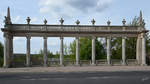 Eine der beiden 1907 errichteten Kolonnaden in der Nhe der Glienicker Brcke.