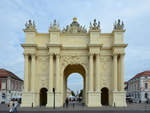 Das Brandenburger Tor am Luisenplatz in Potsdam wurde von 1770 bis 1771 gebaut.