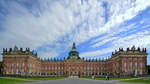 Das Neue Palais wurde 1763-1769 erbaut und befindet sich an der Westseite des Parks Sanssouci.