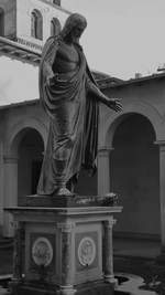 Christusstatue im Innenhof der Friedenskirche in Potsdam.