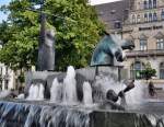 Der Neptunbrunnen auf dem Bremer Domshof.1991 wurde das Kunstwerk des Bildhauers Waldemar Otto aufgestellt.Figuren aus Bronze gegossen  - Sockel aus grnen Andree-Granit.