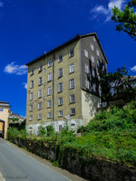 Das Gebude Niedergasse 22 / Hainallee 1 ( Pis-Haus ) im mittelhessischen Weilburg an der Lahn ist das hchste aus Stampflehm errichtete Gebude in Deutschland.