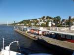 Hamburg, Elbe am 11.10.2015: Anleger Blankenese mit Anleger und Sllberg