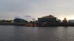 Hamburg am 26.2.2014, Blick von den Landungsbrcken: rechts das Theater im Hafen fr  Den Knig der Lwen  und links der Neubau Theater an der Elbe.