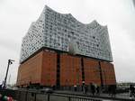 Hamburg, die  Elbphilharmonie  seit Januar 2017 ein neues Wahrzeichen der altehrwrdigen Hansestadt.